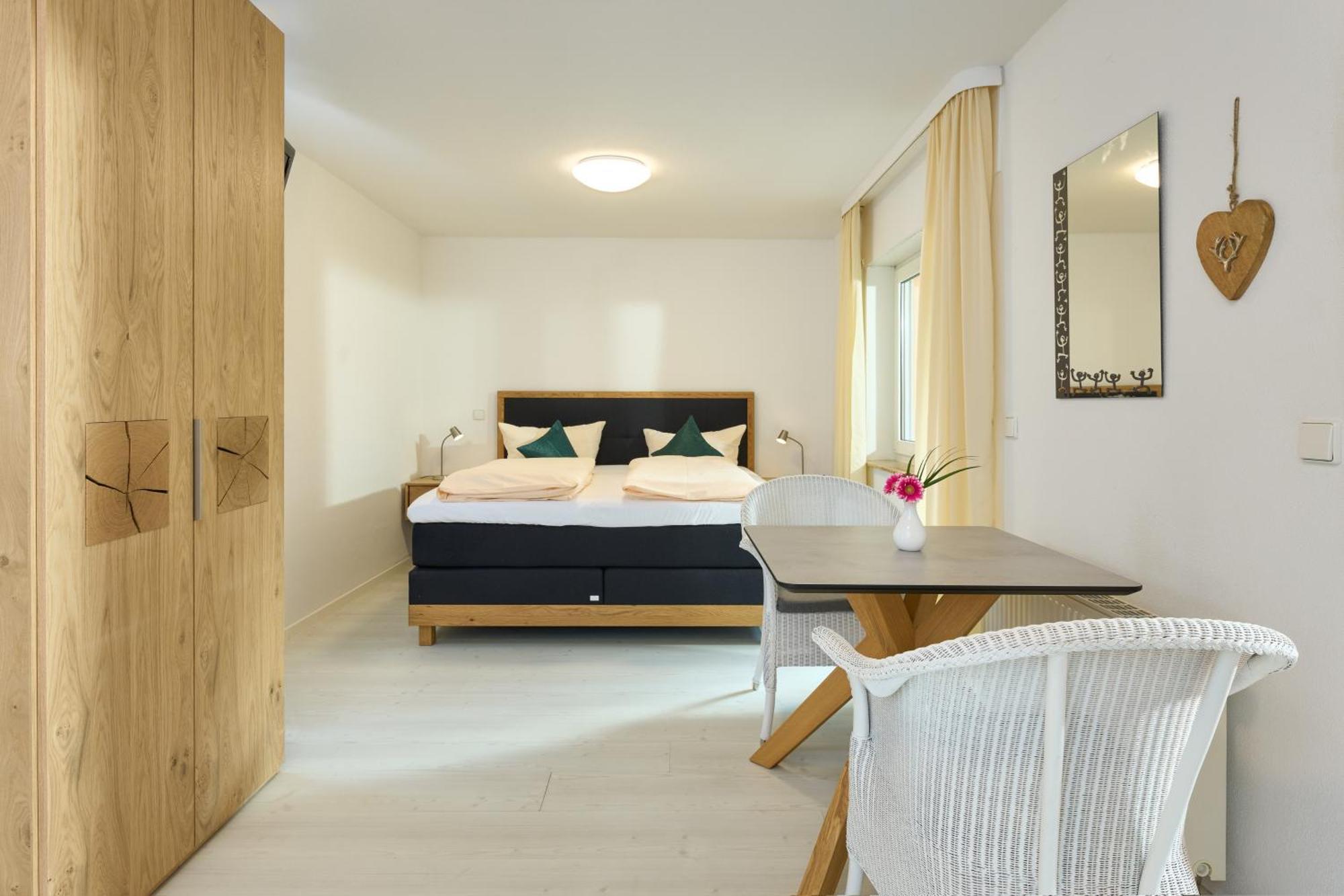 Thermen Appartements Gabriela, Appartement 24 Qm باد كروزنغن المظهر الخارجي الصورة